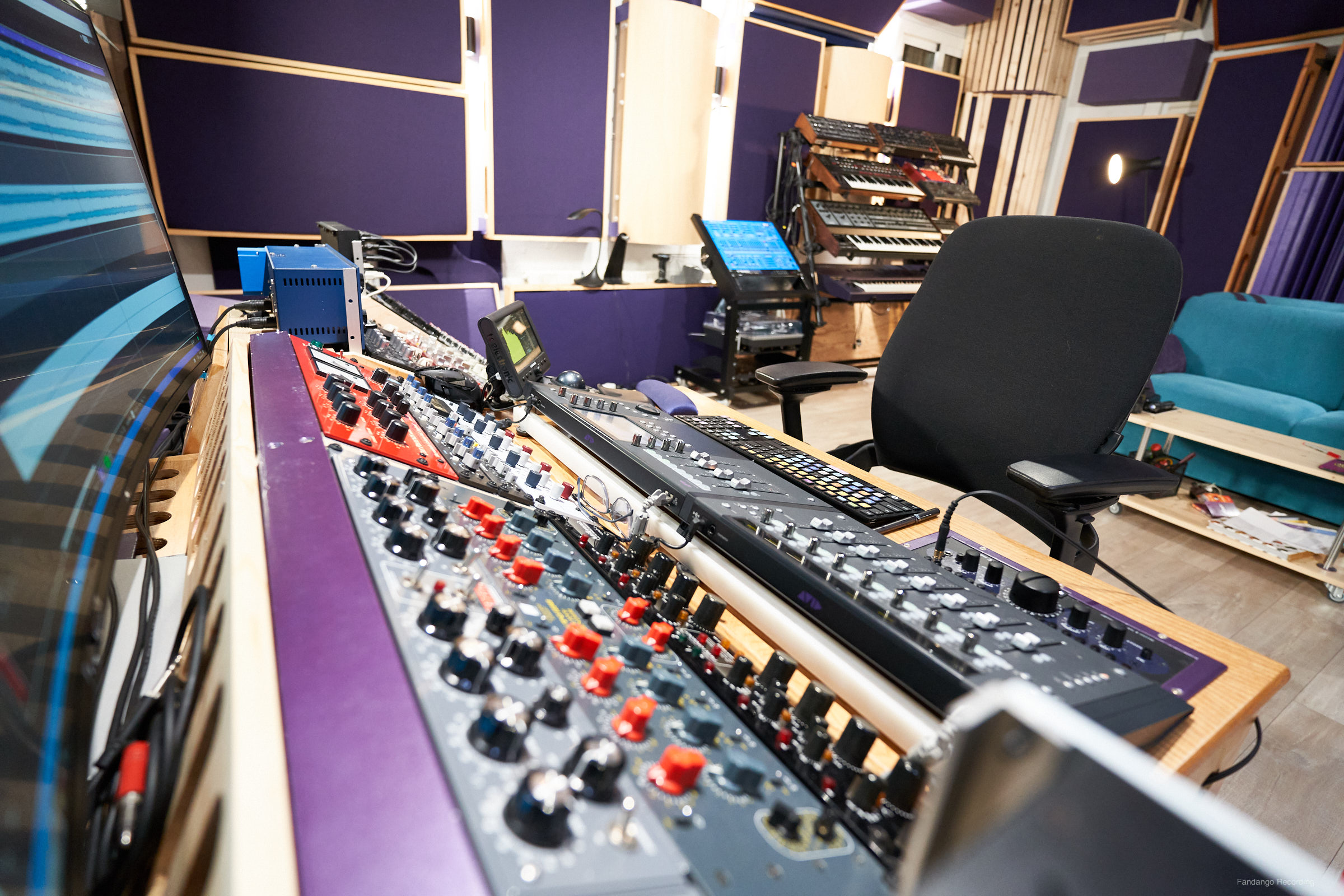 Mixing engineer place
