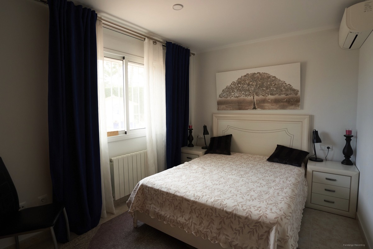Studio beautiful bedroom.