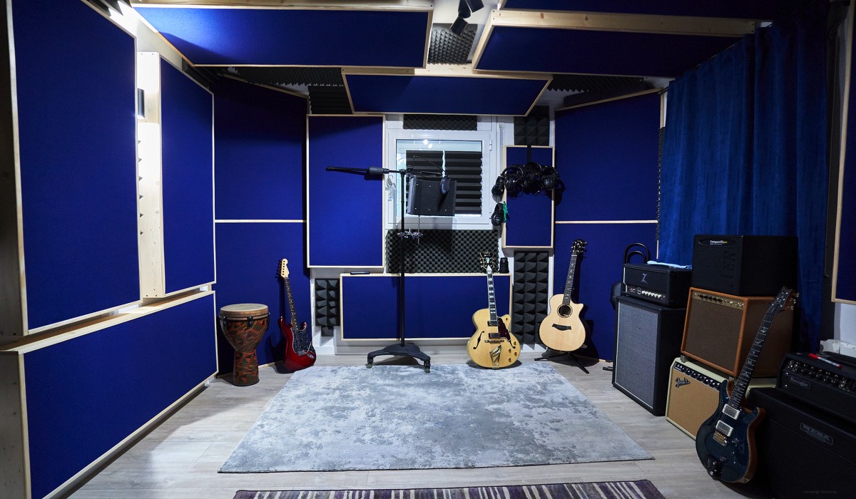 The room provides for both intimate vocals and a great drum sound.
