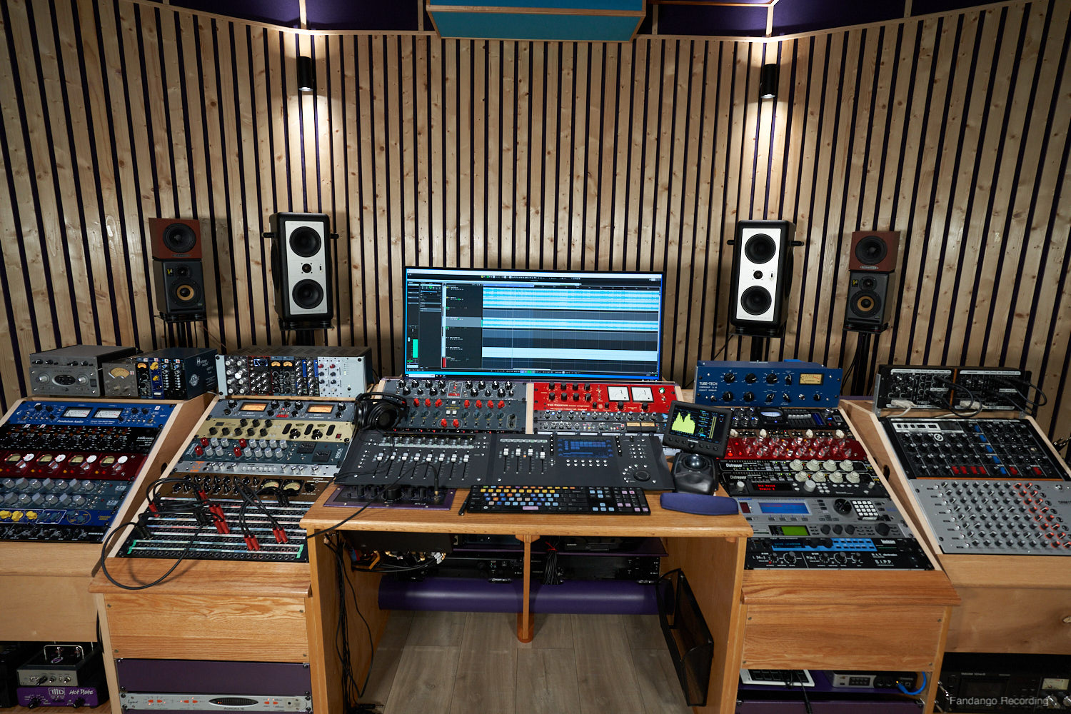 Hybrid analog and digital mastering and mixing.
